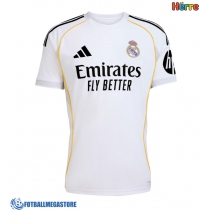 Fotballdrakt Herre Real Madrid Jude Bellingham #5 Hjemmedrakt 2025-26 Kortermet